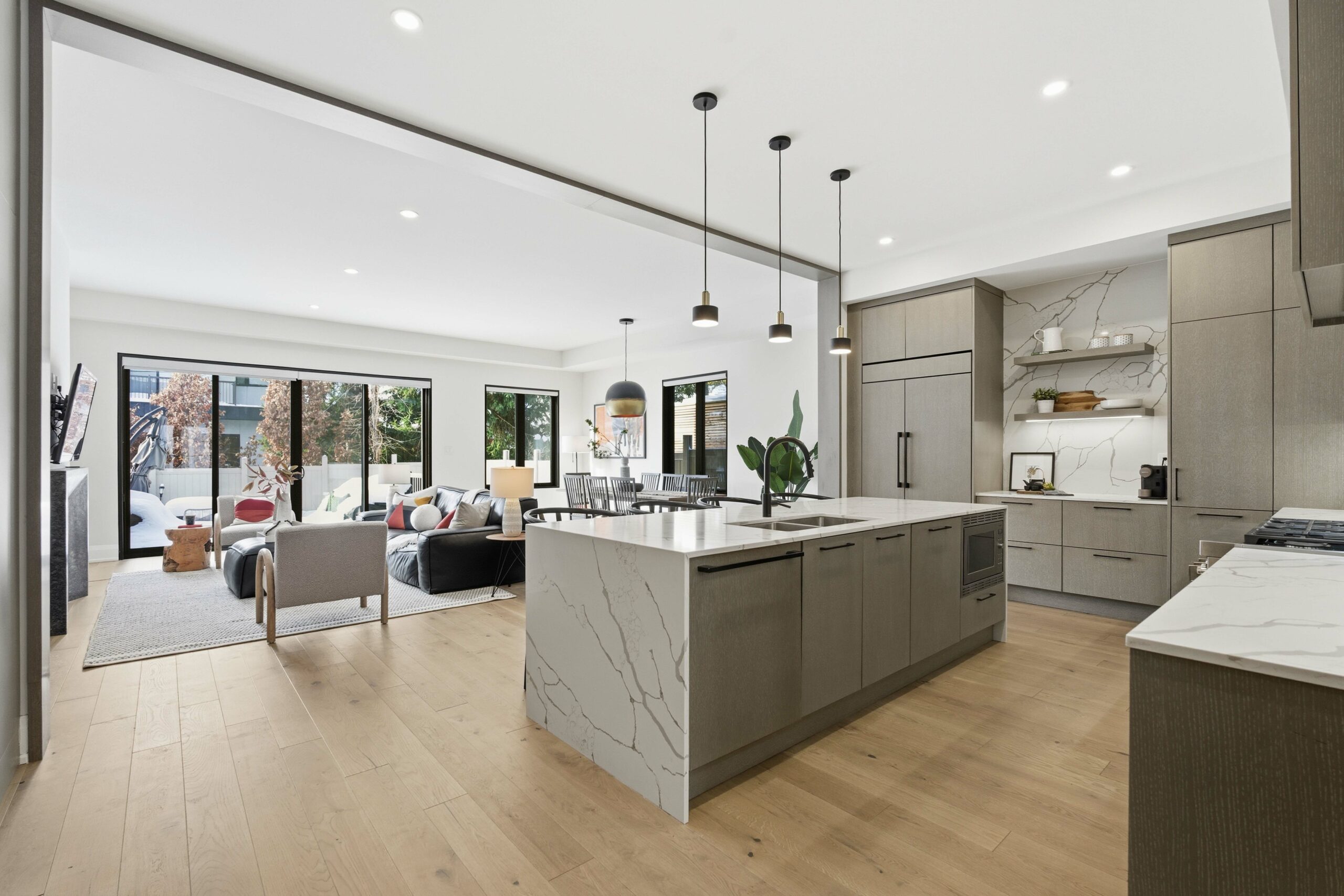 10 Brant Ave